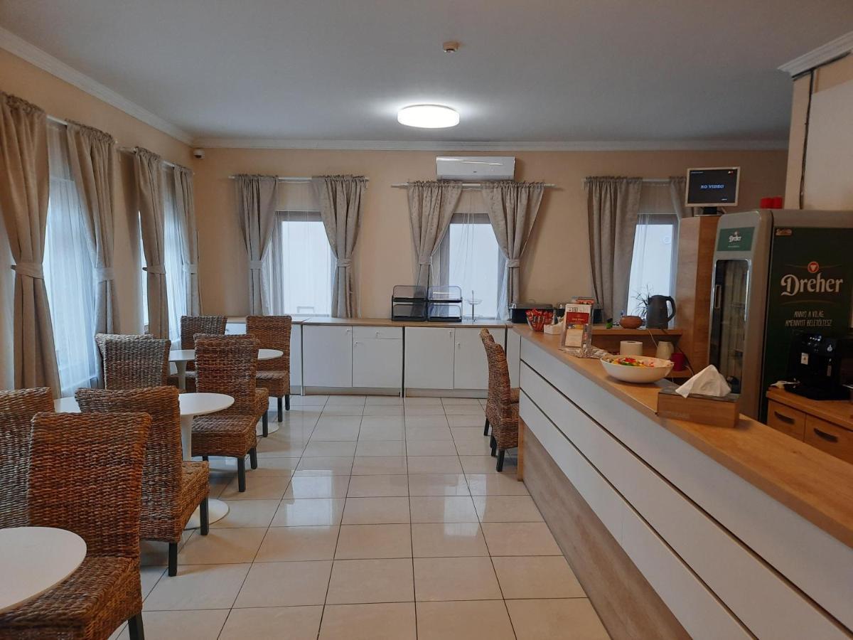 Vegvari Hotel Έγκερ Εξωτερικό φωτογραφία